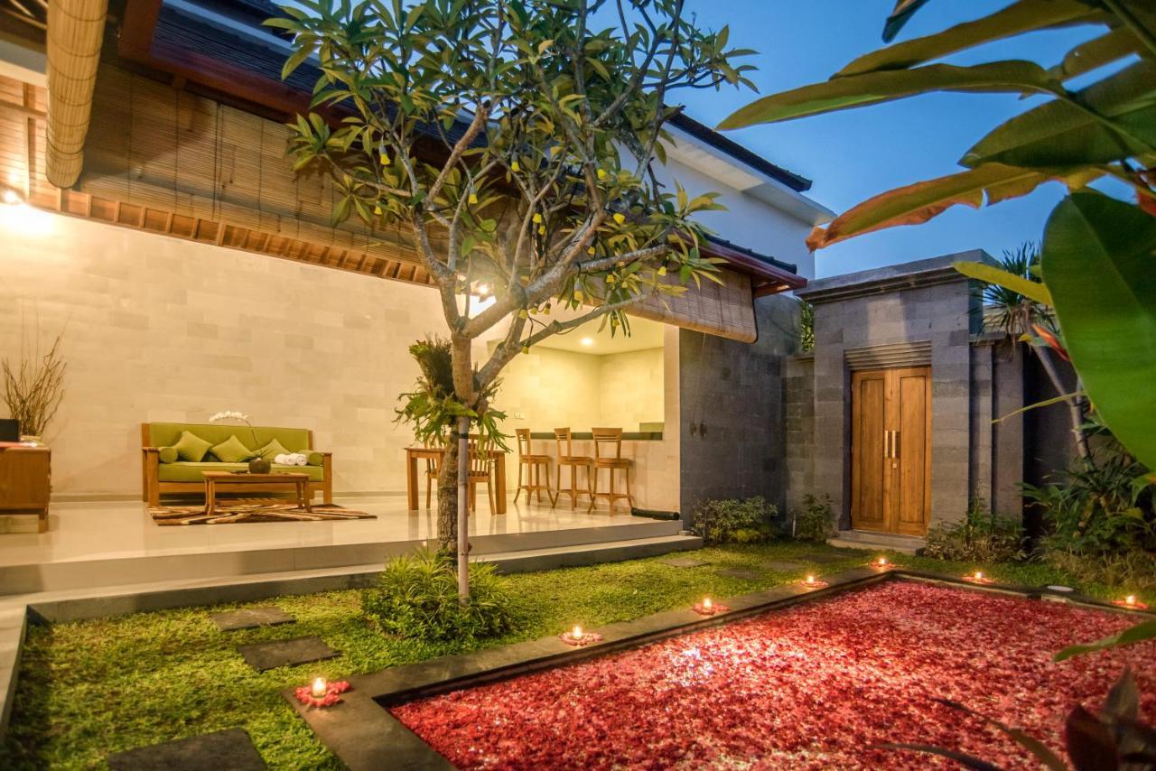 Sandi Agung Villa Bidadari スミニャック エクステリア 写真